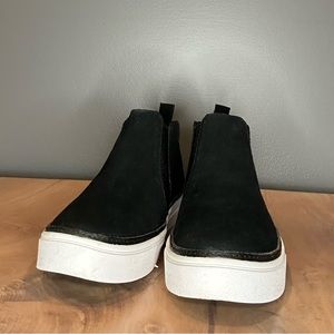 Toms Bryce Black Suede Sneakers